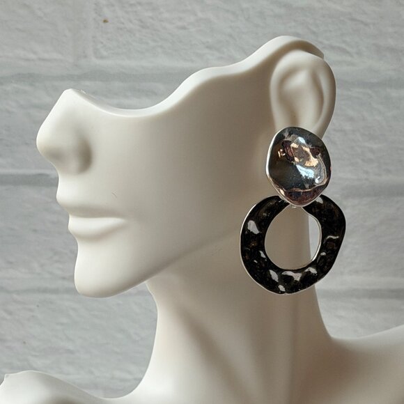 Vintage Y2K Chico's Hammered Silver Articulated Statement Earrings Sculptural - Picture 6 of 11